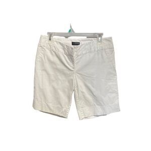 THE LIMITED,Women’s Bermuda White Shorts,Size 8,belt loops,97% cotton,3% spandex